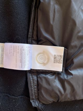 Chaqueta Moncler Negra con Capucha