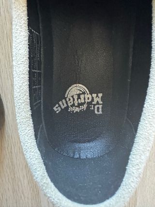 Mocasines Dr. Martens Beige con Flecos