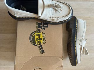 Mocasines Dr. Martens Beige con Flecos