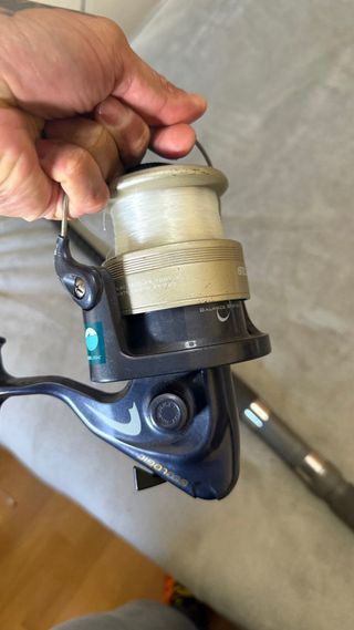 Caña de pescar con carrete