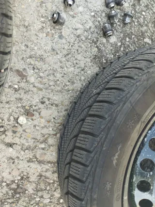 Llantas Toyota con 20 tuercas