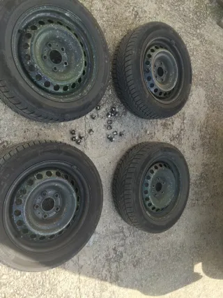 Llantas Toyota con 20 tuercas