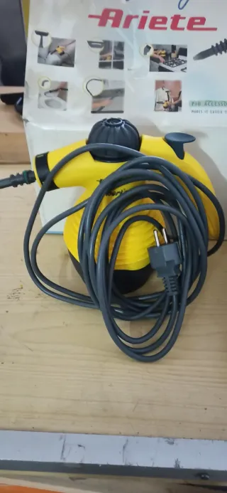 Pistola limpiadora a vapor portátil y compacta