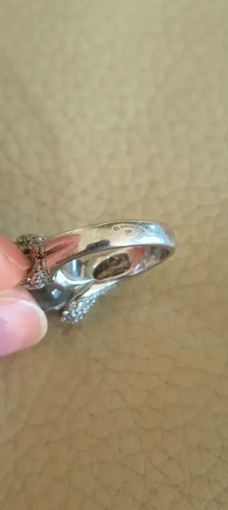 Anel em prata com pedra azul