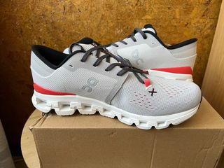 Zapatillas on cloud x4 talla 42