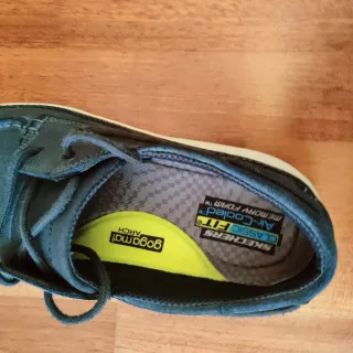 Zapatos Skerchers.