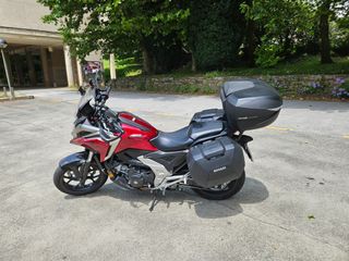 Honda NC 750 X Roja/Plata COMO NUEVA 2200KM