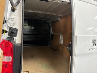 Peugeot Expert PRO larga XL 1.5 BLUEHDI 100 LONG ASIENTO CONDUCTOR Y BANQUETA 2 PLAZAS^	No	Sí	BLANCO ICE (OPACO)	CURITIBA TRITON (MELTEM) + TEP