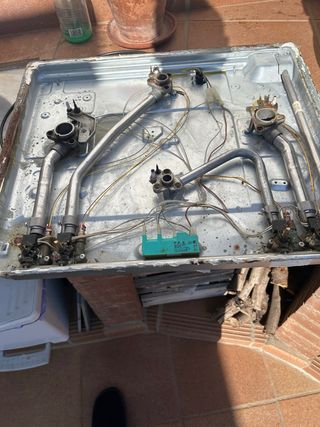 Placa de cocina SMEG 4 fogones Gas ciudad.