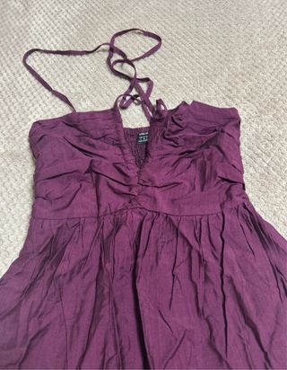 Vestido de verano morado oscuro