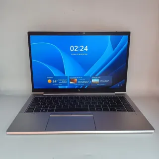 HP 840 G8 Laptop Plata y Negro