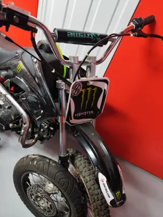 Pit bike 125cc 4 marchas acabado Monster