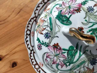 Ciotola vintage in porcellana decorata a mano