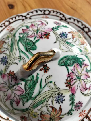 Ciotola vintage in porcellana decorata a mano