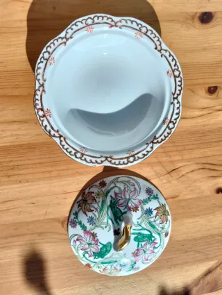 Ciotola vintage in porcellana decorata a mano