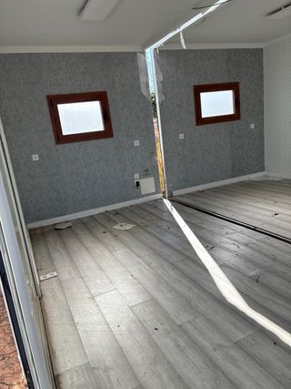 Contenedores de oficina metálicos