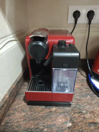 Cafetera Nespresso Lattissima de Longhi