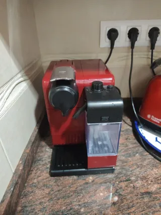 Cafetera Nespresso Lattissima de Longhi