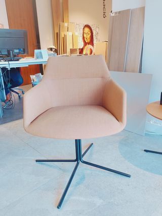 Sillón moderno tela y metal