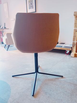 Sillón moderno tela y metal