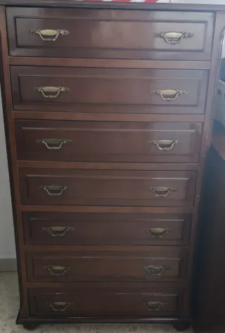 Cómoda con 7 cajones