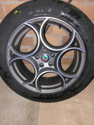 Se venden llantas originales Alfa Romeo en 19"