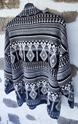 Abrigo estilo étnico.