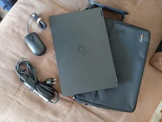 Portátil Fujitsu Lifebook 15 Negro/Gris