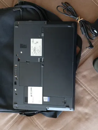 Portátil Fujitsu Lifebook 15 Negro/Gris