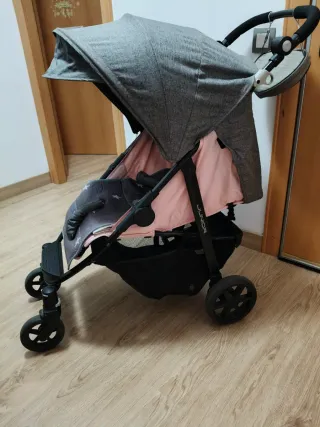 Silla paseo y trona portátil con almacenaje.