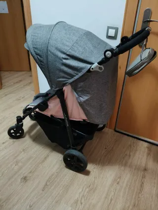 Silla paseo y trona portátil con almacenaje.