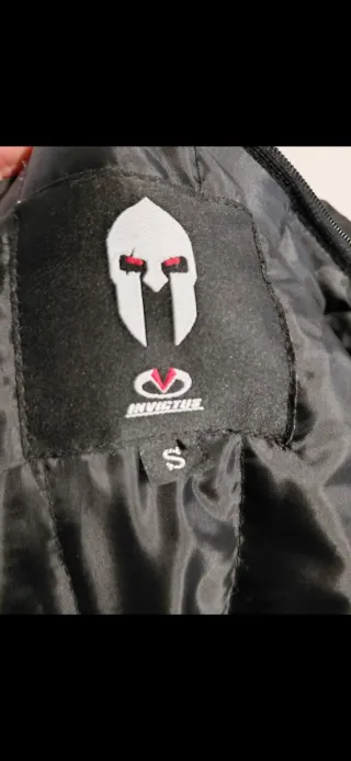 Chaqueta Invictus Negra y Rosa Talla S