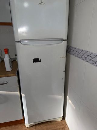 Nevera Indesit
