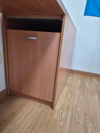 Mesa escritorio grande. Precio negociable