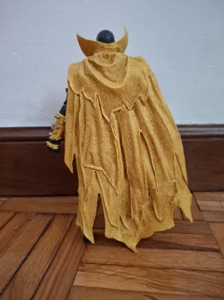 Figura Spawn Negra y Dorada