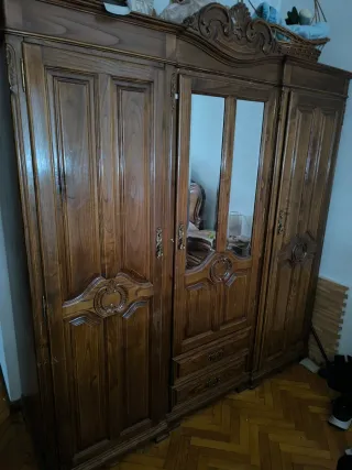 Dormitorio clásico de madera . NO SE HACEN ENVÍO.