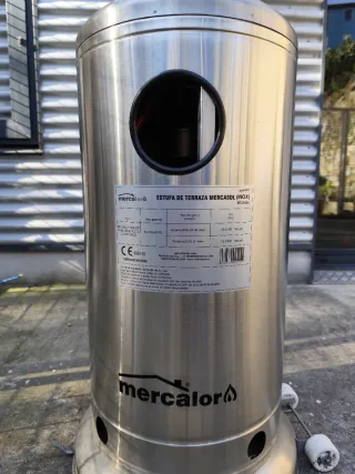 Estufa exterior a gas plateada