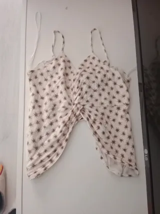 Top corto estampado estrellas