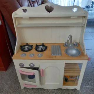 Cocinita de madera para jugar