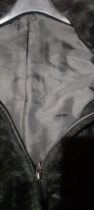 Abrigo negro piel sintética