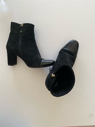 Botin tacon piel con charol