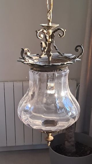 Farol de techo antiguo.