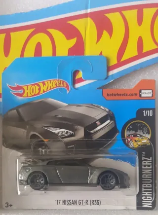 17 Nissan GT-R R35 Hot Wheels