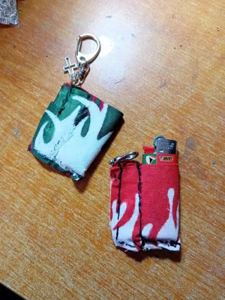 Suporte para isqueiro com chaveiro