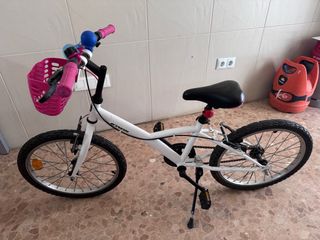 Bicicleta infantil BTWIN blanca y rosa
