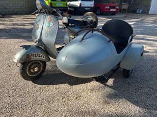 Vespa 125N con sidecar manillar tubo