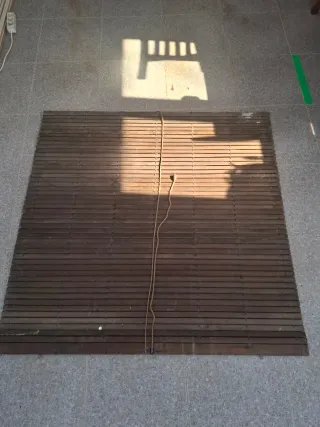 Conjunto persianas alicantinas madera color roble