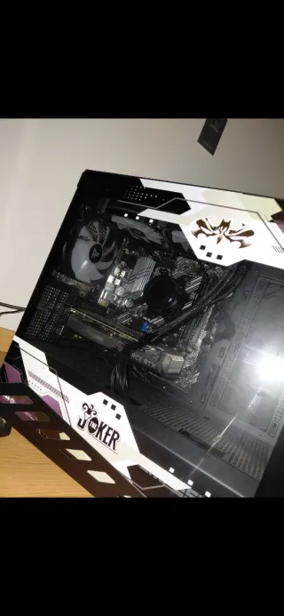 Pc gaming com ~30 meses de garantia.