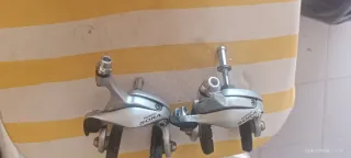 Par de travões Shimano Sora