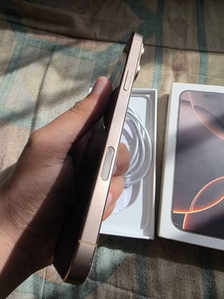 iPhone 16 Pro Max Gold